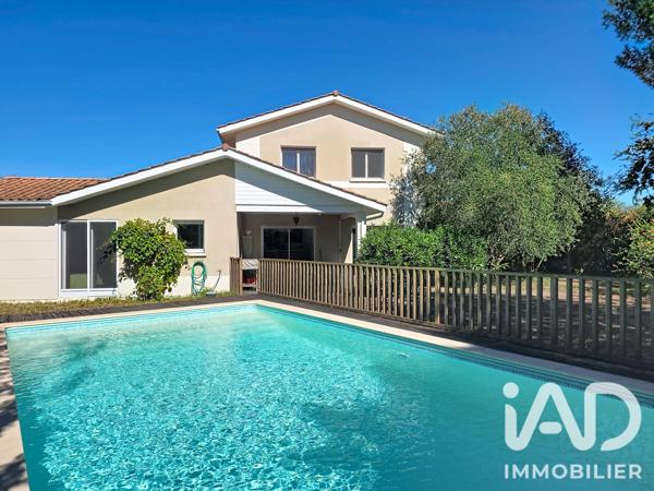 Maison à vendre 8 pièces 197 m² Mérignac