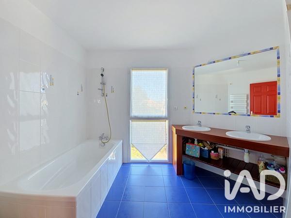 Maison à vendre 8 pièces 197 m² Mérignac