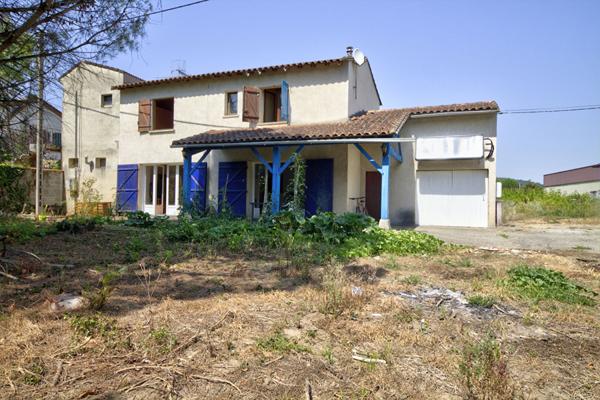 Maison 3 chambres de 100 m² avec jardin et garage - Saint-Hilaire-de-Lusignan