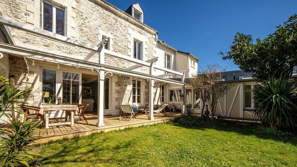 Perverie, élégante demeure de  6 chambres