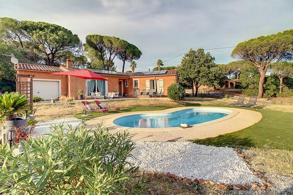 A VENDRE ! EN EXCLUSIVITE à VIDAUBAN Maison 4 pièces de 115 m² avec Piscine et garage sur 2548 m² de terrain