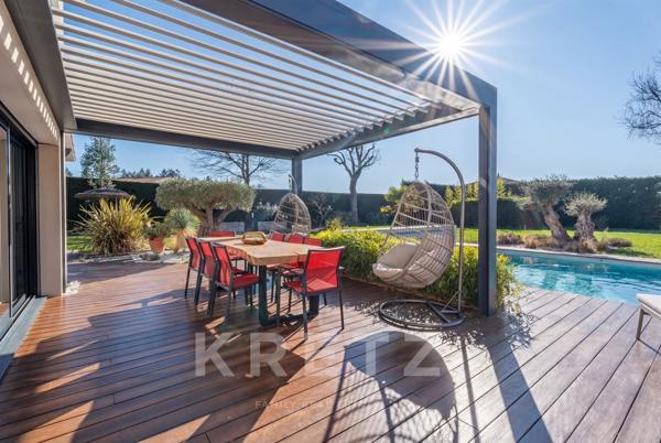 Maison Familiale 240m2 avec piscine dans cadre calme et verdoyant