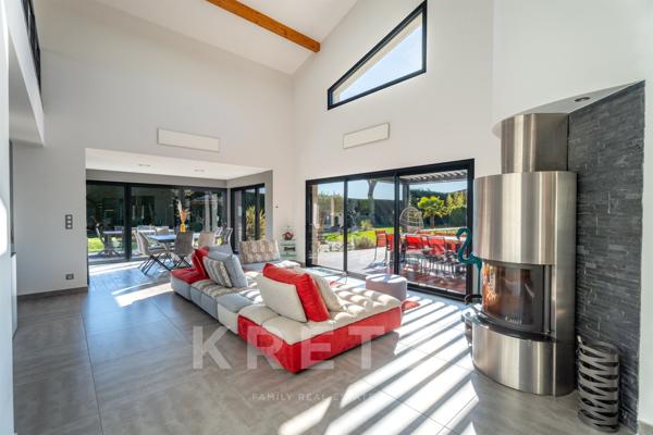 Maison Familiale 240m2 avec piscine dans cadre calme et verdoyant