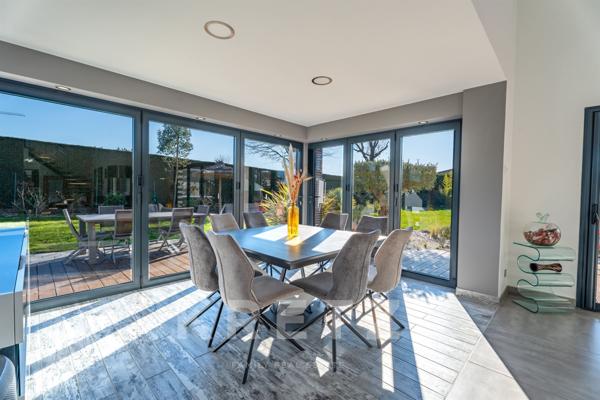 Maison Familiale 240m2 avec piscine dans cadre calme et verdoyant