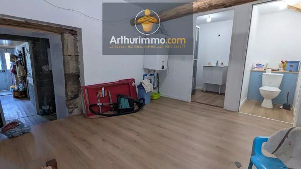 Vente                                                      Maison
                        
                     3 pièces                                         à Saint-Malo-des-Trois-Fontaines