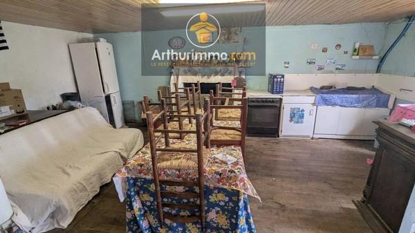 Vente                                                      Maison
                        
                     3 pièces                                         à Saint-Malo-des-Trois-Fontaines
