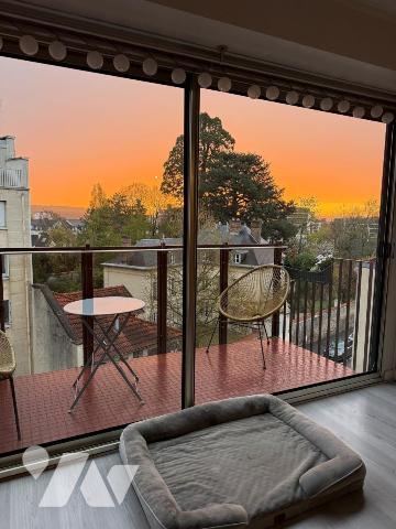 Appartement 2 pièces avec balcon, cave et ascenseur