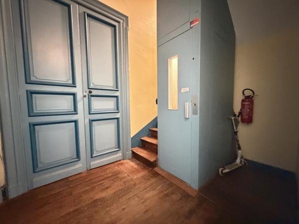 ANGERS PLACE DU LYCEE JARDIN DU MAIL AU DERNIER ETAGE APPARTEMENT A RENOVER Détails des diagnostics énergétiques