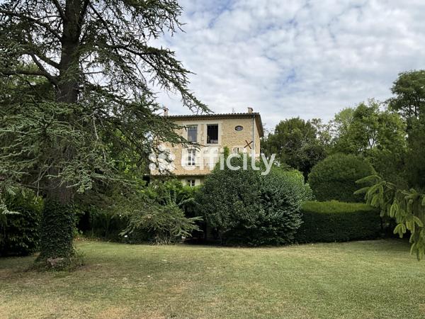 Maison 14 pièces - 317 m²