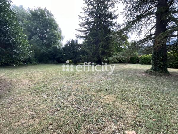 Maison 14 pièces - 317 m²