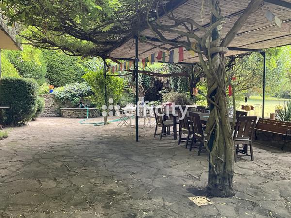 Maison 14 pièces - 317 m²