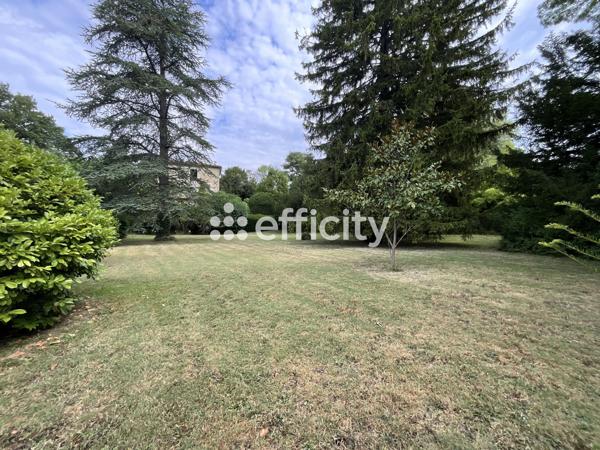 Maison 14 pièces - 317 m²