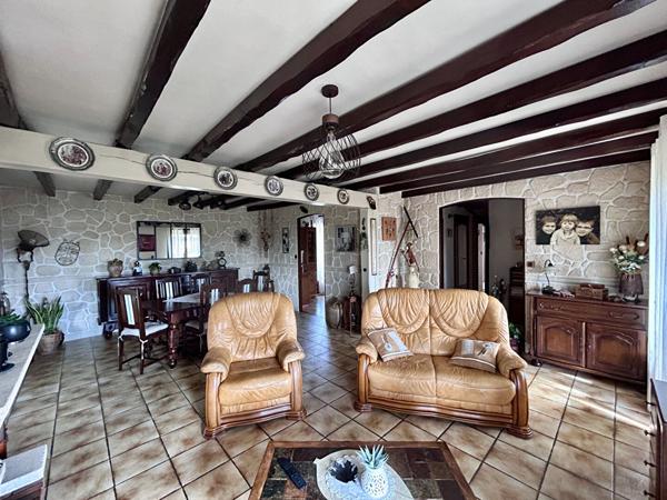 Maison Aigondigne 5 pièce(s) 117 m2, Aigondigne 79370