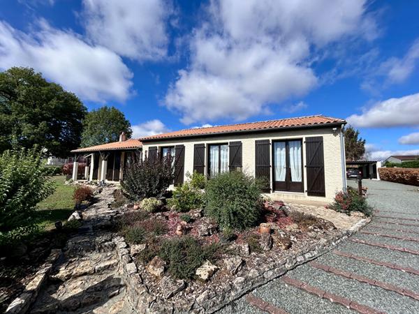 Maison Aigondigne 5 pièce(s) 117 m2, Aigondigne 79370