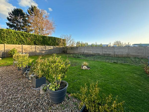 ETREPAGNY 3 chambres Garage Dépendance Jardin