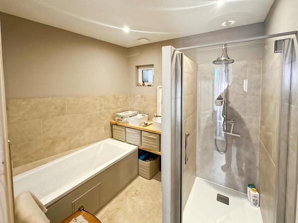 ETREPAGNY 3 chambres Garage Dépendance Jardin