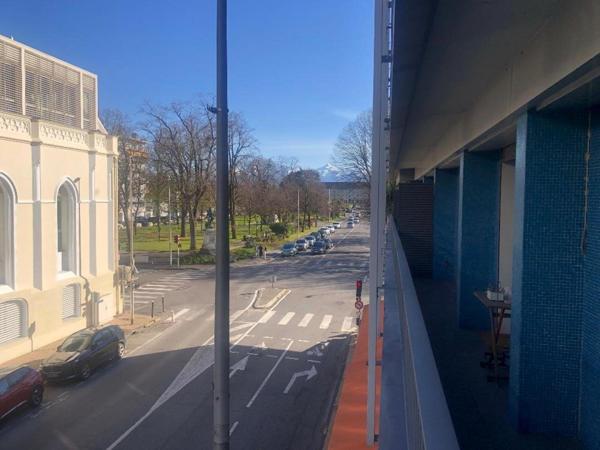 Appartement  3 chambres, de 82m2 avec cave et balcon vue Pyrénées