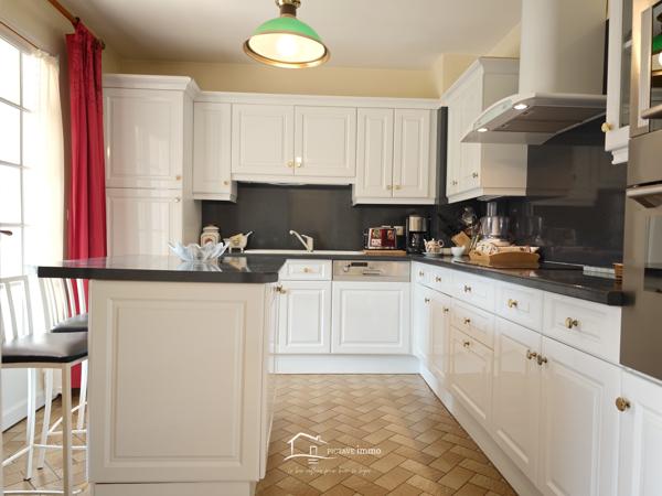 MAISON 2 CHAMBRES SUR SOUS-SOL SEMI-ENTERRE Lezay (79120)