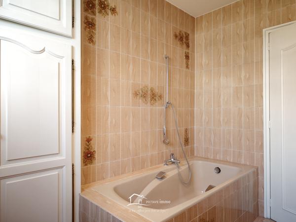 MAISON 2 CHAMBRES SUR SOUS-SOL SEMI-ENTERRE Lezay (79120)
