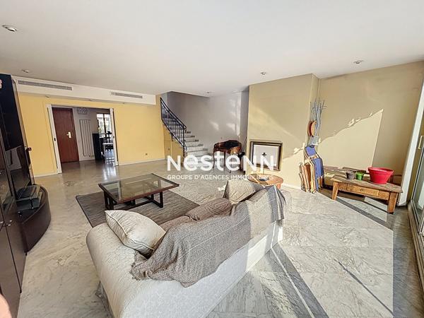 VANVES - QUARTIER SAINT REMY - Appartement duplex traversant 4 pièces de 115,15 m² avec terrasse