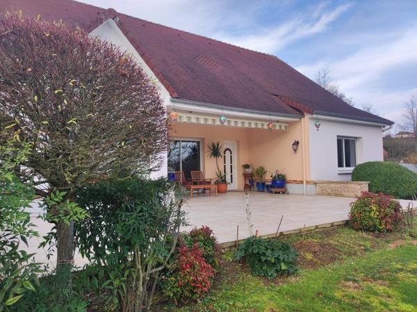 Maison 154 m², plain pied, 3 chs, terrain 2215 m², Flers