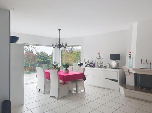 Maison 154 m², plain pied, 3 chs, terrain 2215 m², Flers