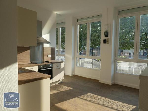 Appartement à louer 1 pièce 44.15m² Saint-Priest-en-Jarez (42270)