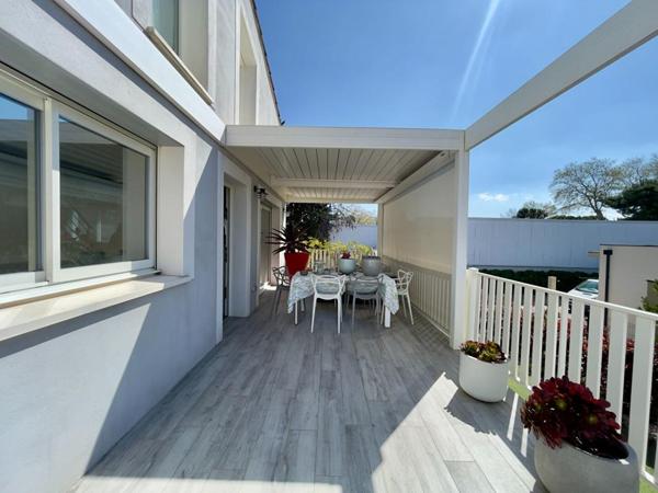 Villa à Villeneuve-lès-Béziers - 335 000