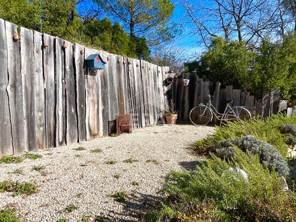 Propriété d'exception au calme absolu