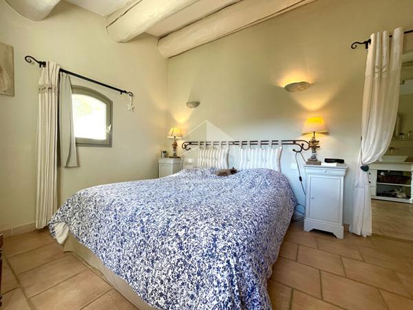 Propriété d'exception au calme absolu