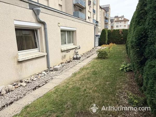 Vente                                                      Appartement
                        
                     4 pièces                      109 m2                     à Pontarlier