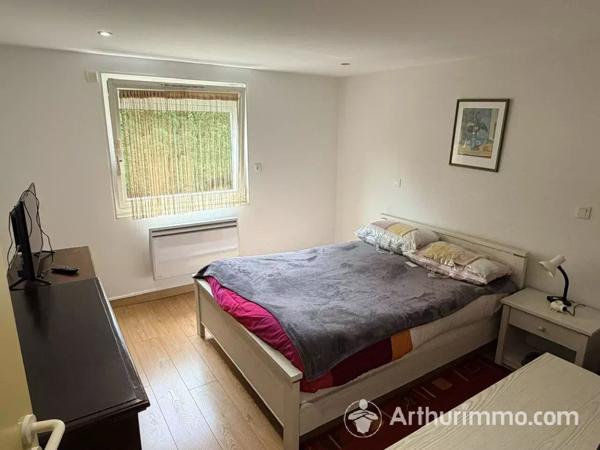 Vente                                                      Appartement
                        
                     4 pièces                      109 m2                     à Pontarlier