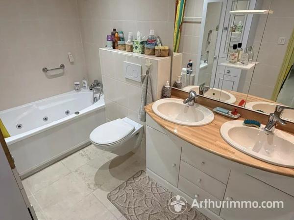Vente                                                      Appartement
                        
                     4 pièces                      109 m2                     à Pontarlier