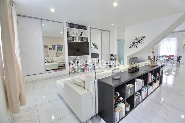 Maison à vendre à Feyzin - 5 pièces, 4 chambres, 199 m²