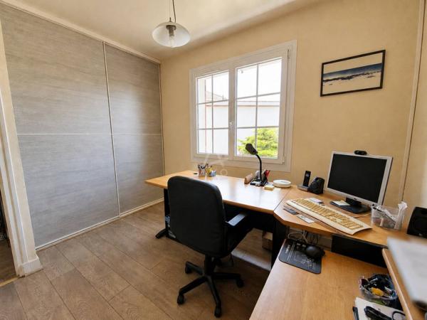 Maison T4 de plain-pied avec jardin, garage et stationnements à Pau
