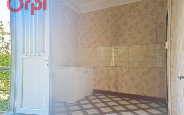 Maison à vendre    3 pièces •  Vichy