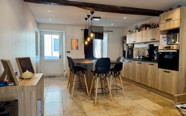 Maison à vendre    4 pièces • 97 m2 Le Grand-Lemps