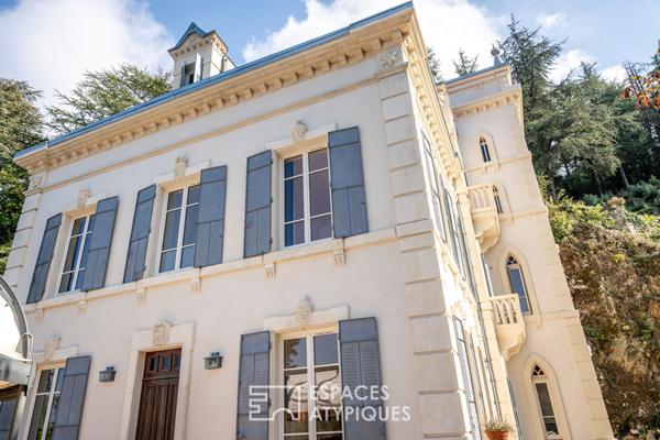 Élégante demeure néogothique avec parc paysager et gîtes