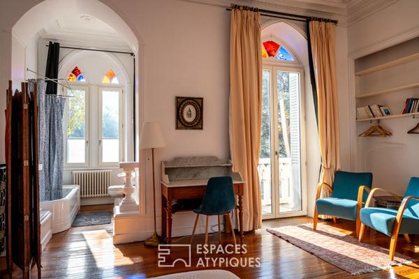 Élégante demeure néogothique avec parc paysager et gîtes