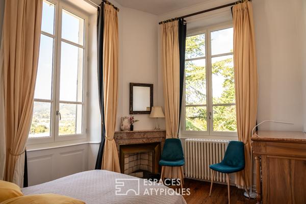 Élégante demeure néogothique avec parc paysager et gîtes