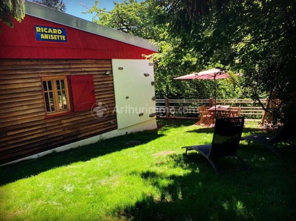 Vente                                                      Maison
                        
                     8 pièces                      200 m2                     à Royat