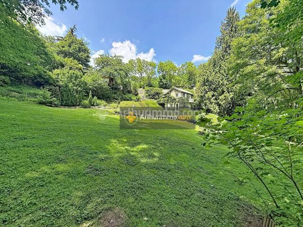 Vente                                                      Maison
                        
                     8 pièces                      200 m2                     à Royat