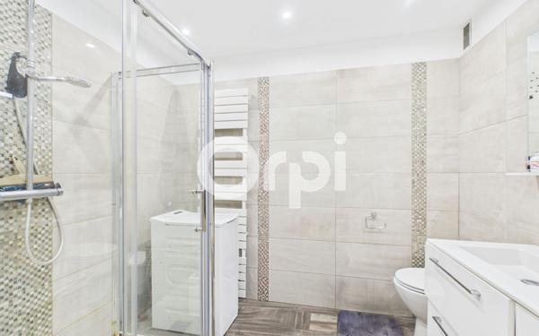 Appartement à vendre    4 pièces • 82 m2 Mandelieu-la-Napoule