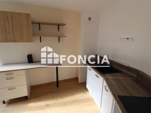 Location Appartement 2 pièces 55 m² - 338 RUE DE LA REPUBLIQUE Vizille 38220