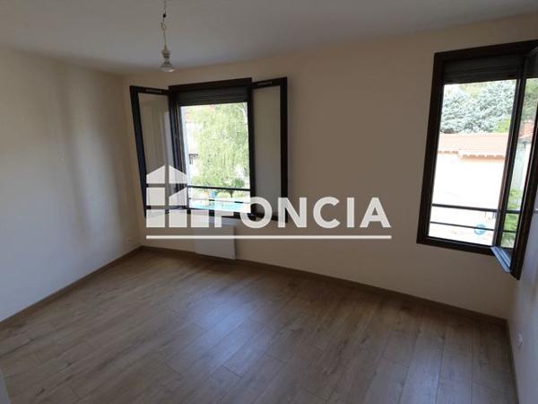 Location Appartement 2 pièces 55 m² - 338 RUE DE LA REPUBLIQUE Vizille 38220