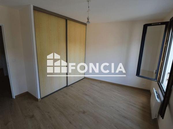 Location Appartement 2 pièces 55 m² - 338 RUE DE LA REPUBLIQUE Vizille 38220