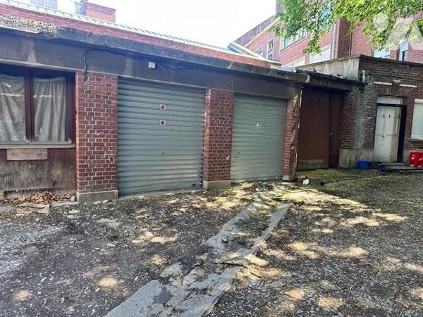 CENTRE VILLE garage de 6m par 5.51m