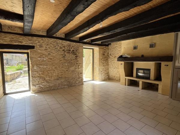 Maison à louer 690 € CC LE BUGUE 5 p 110 m² DPE E
