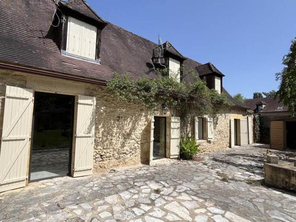 Maison à louer 690 € CC LE BUGUE 5 p 110 m² DPE E