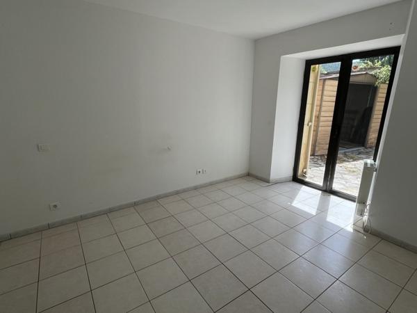 Maison à louer 690 € CC LE BUGUE 5 p 110 m² DPE E